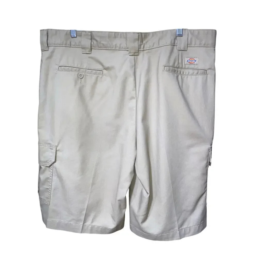 Tan cargo shorts Dickies 5 pockets Size 44 mens